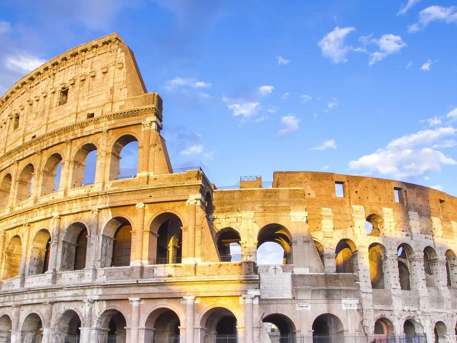 הקולוסיאום ברומא כחלק מטיול ירח דבש באיטליה