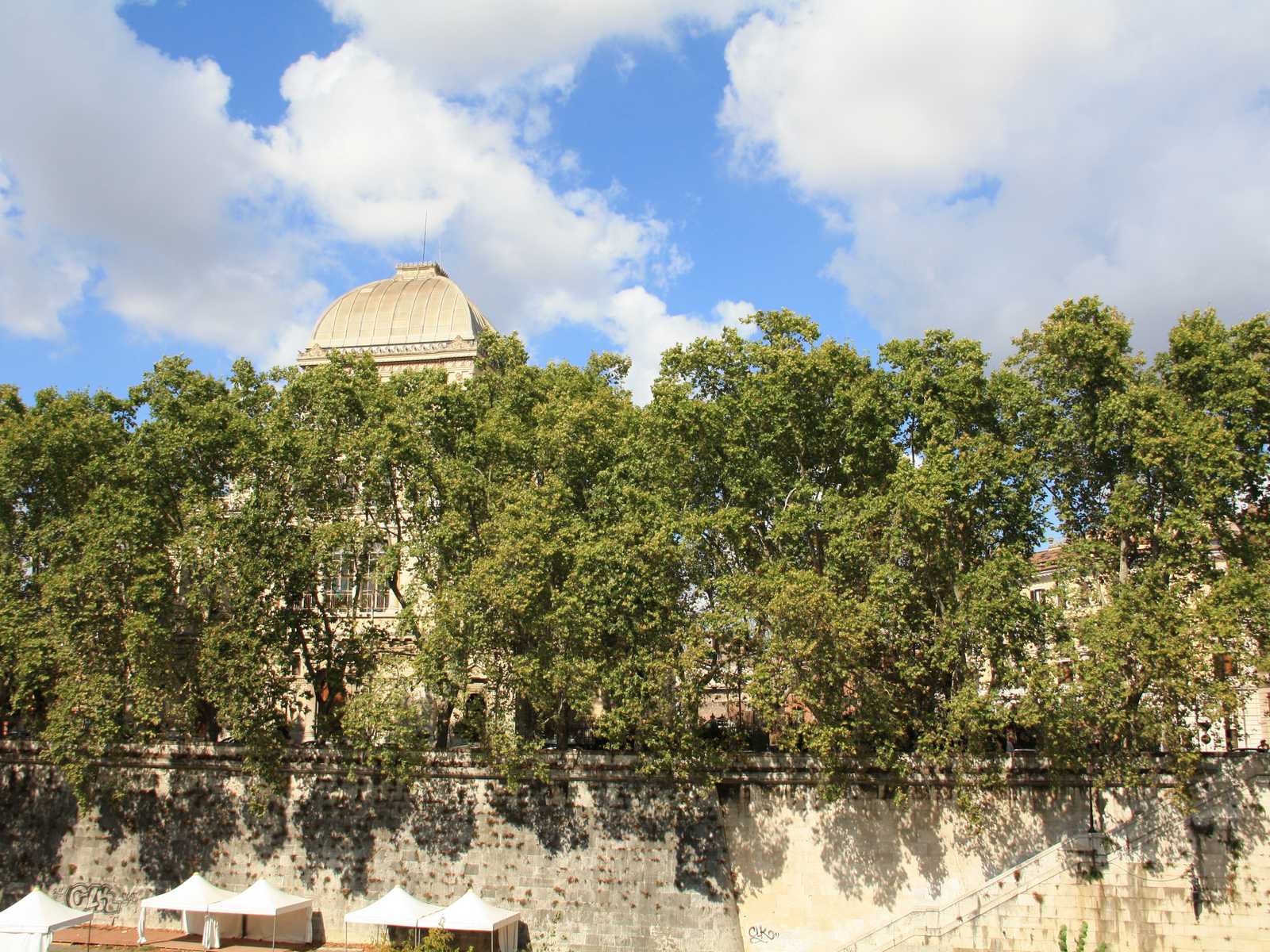 גן וילה בורגזה (Villa Borghese) הירוק בלב רומא באזור לאציו