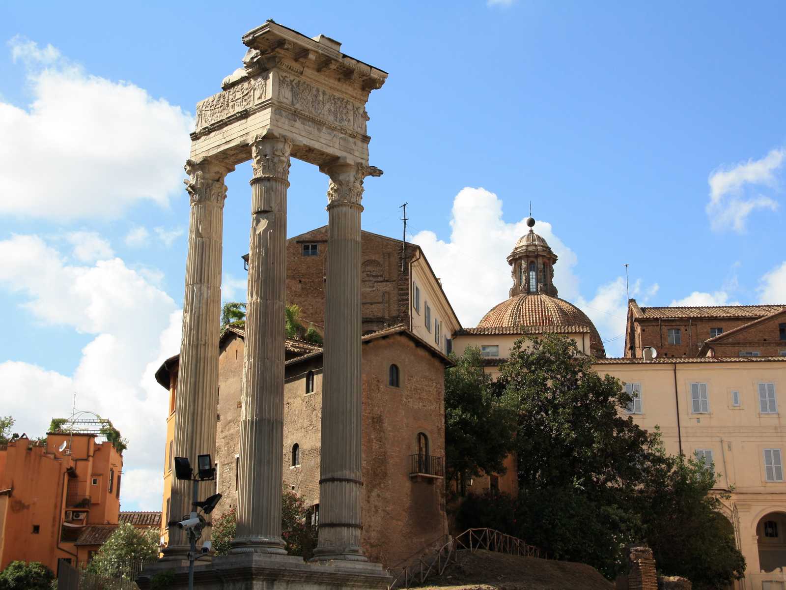 מגדל וכיכר קמפידוליו (Piazza del Campidoglio) ברומא באזור לאציו