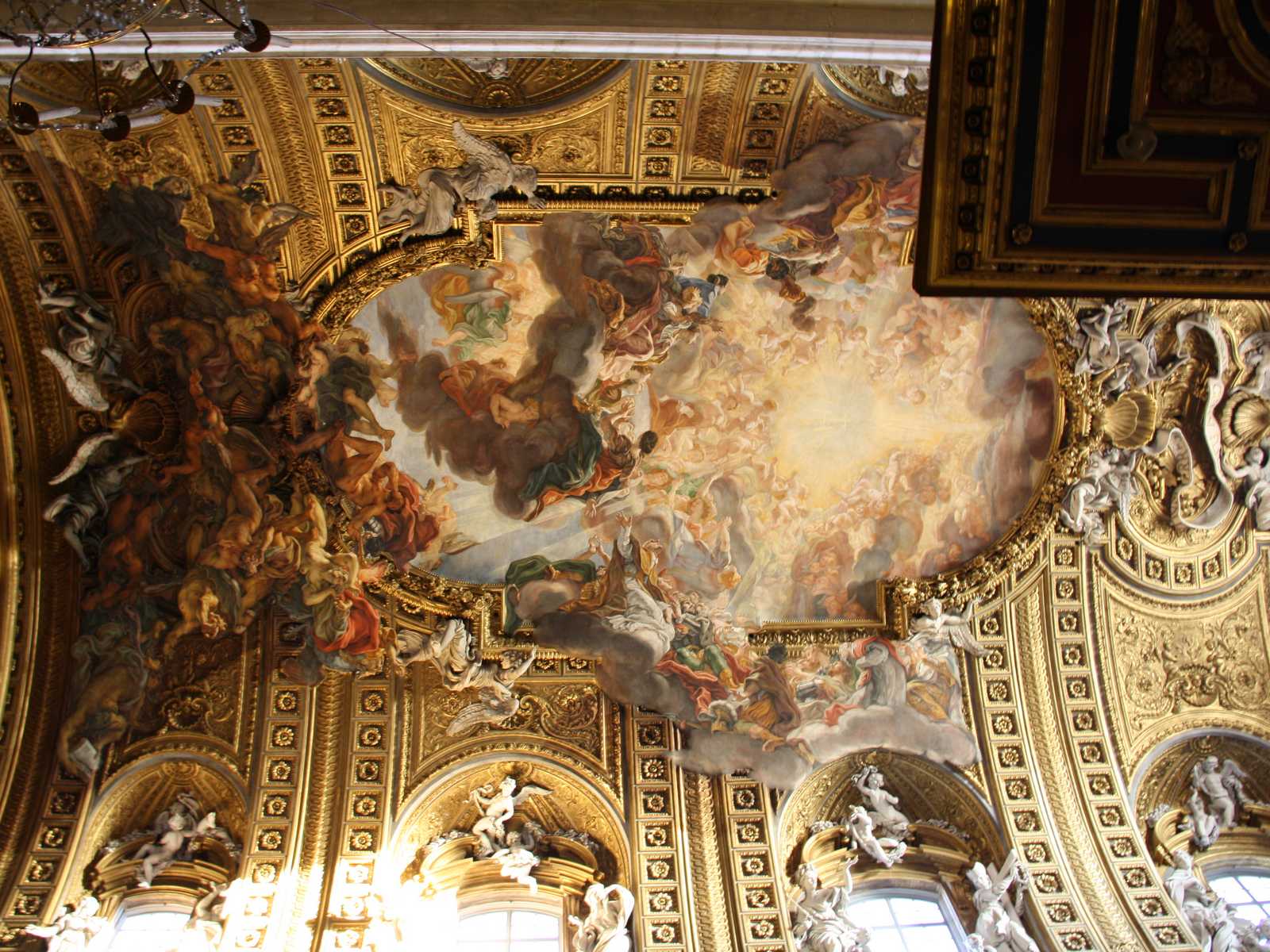 תקרת פרסקו מרשימה בכנסיית סנט איגנציו (Chiesa di Sant’Ignazio di Loyola) בעיר רומא