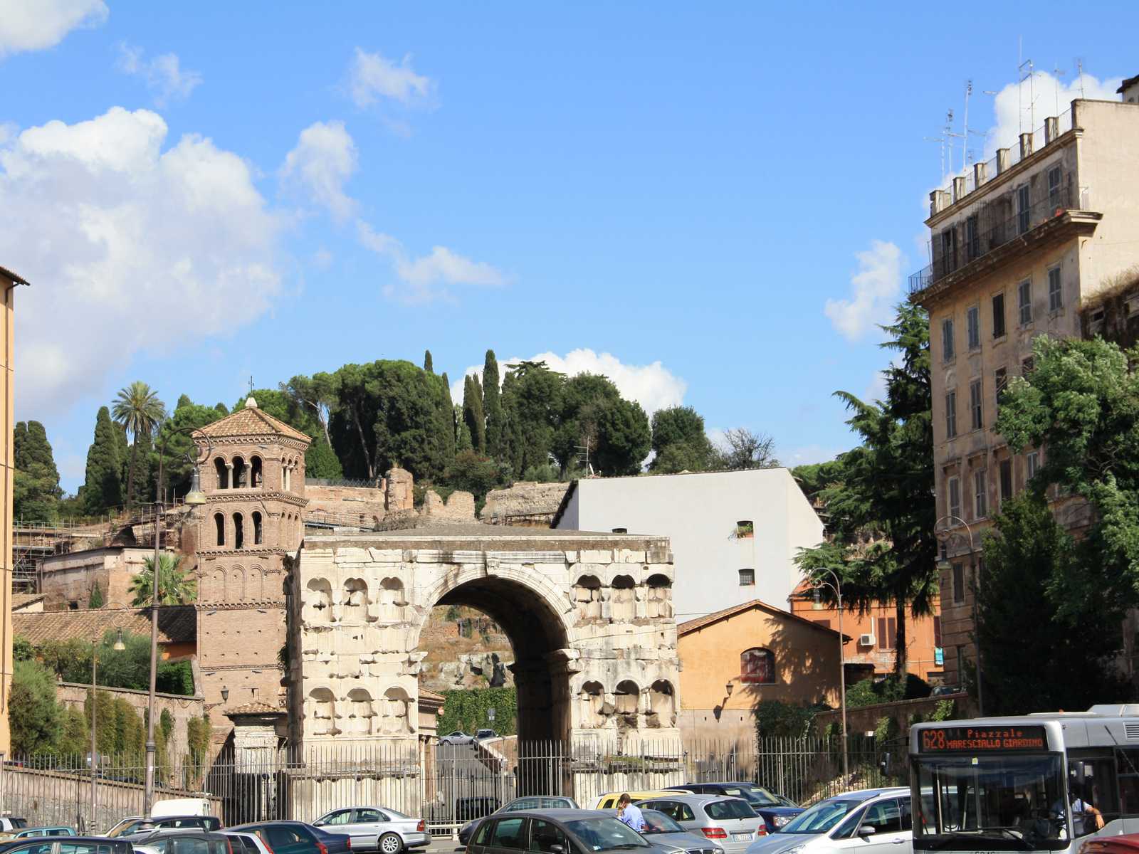 קשת ספטימיוס סוורוס (Arch of Septimius Severus) בפורום הרומי ברומא